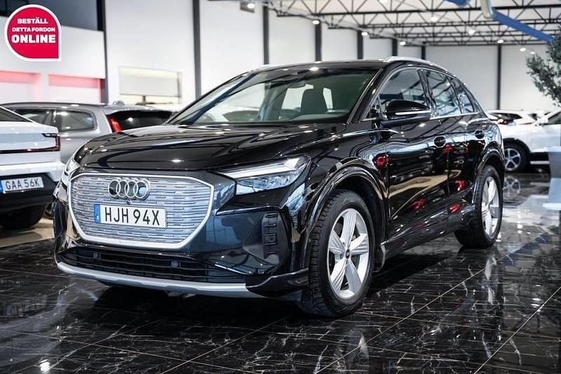 Svart Begagnad 2022 Audi Q4 e-tron Comfort SUV | 329 500 kr (Marknadspris) - Bild 1/4