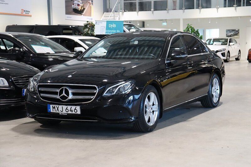 Svart Begagnad 2016 Mercedes E220 Avantgarde Sedan | 259 900 kr (Bra pris) - Bild 1/4