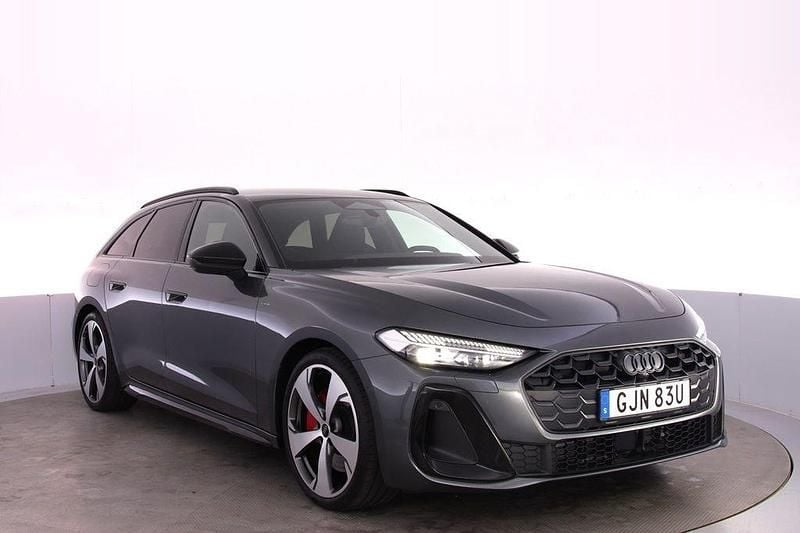 Grå Begagnad 2025 Audi A5 S-Line Sportkupé | 729 000 kr - Bild 1/4