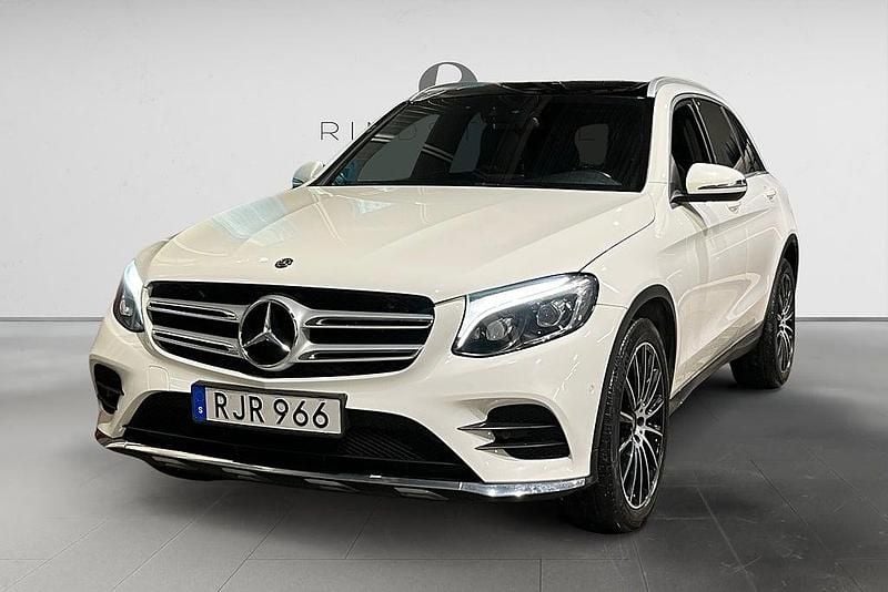 Vit Begagnad 2018 Mercedes GLC220 AMG line SUV | 279 900 kr (Marknadspris) - Bild 1/3
