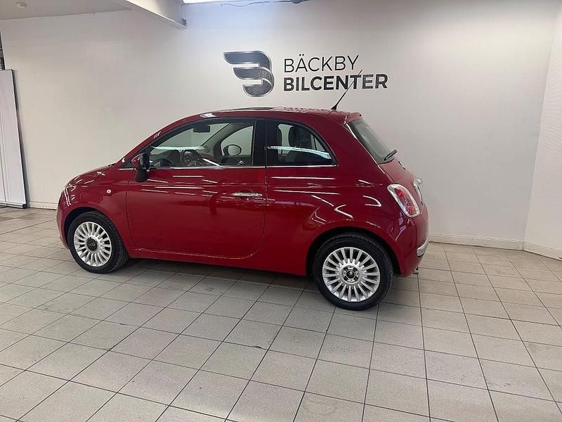Begagnad Fiat 500 Lounge 69 HK (50 kW) 2010 Röd Halvkombi