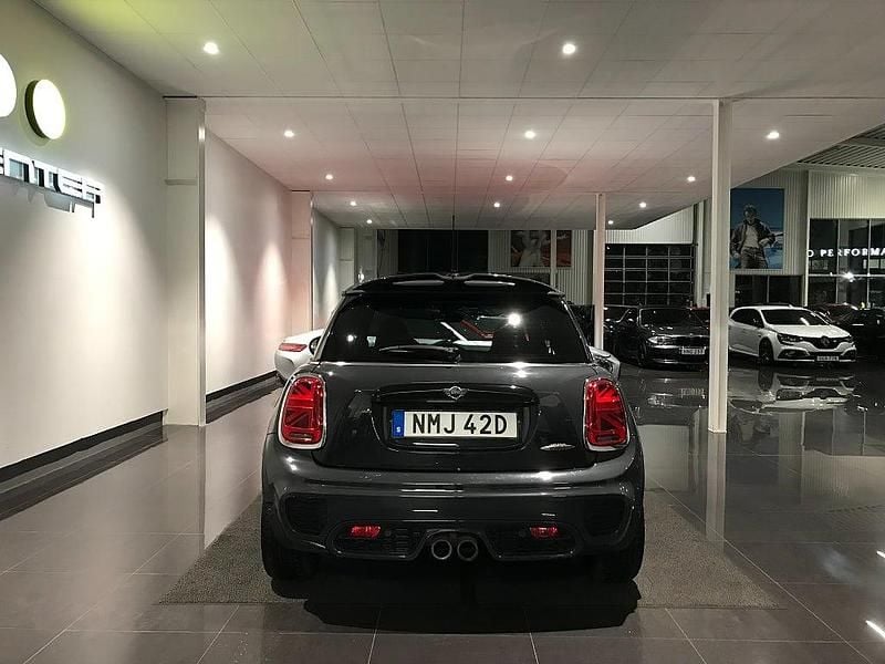 Begagnad Mini John Cooper Works Chili 231 HK (169 kW) 2019 Thundergrey metallic/dinamica/carbon black läder Halvkombi