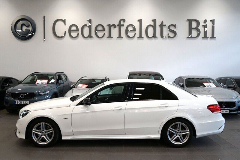 Vit Begagnad 2015 Mercedes E220 AMG Sedan | 209 900 kr (Marknadspris) - Bild 1/4