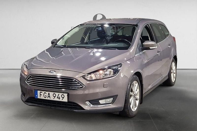 Brun Begagnad 2015 Ford Focus Titanium Kombi | 69 900 kr (Bra pris) - Bild 1/3