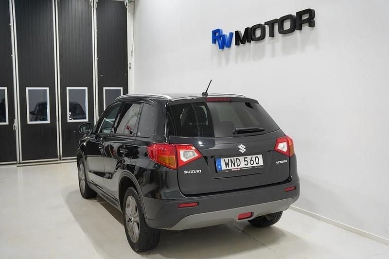 Begagnad Suzuki Vitara GL 120 HK (88 kW) 2017 Svart SUV