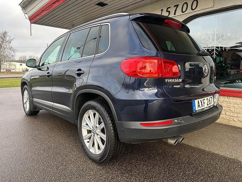 Begagnad VW Tiguan Sportline 177 HK (130 kW) 2013 Mörkblå SUV