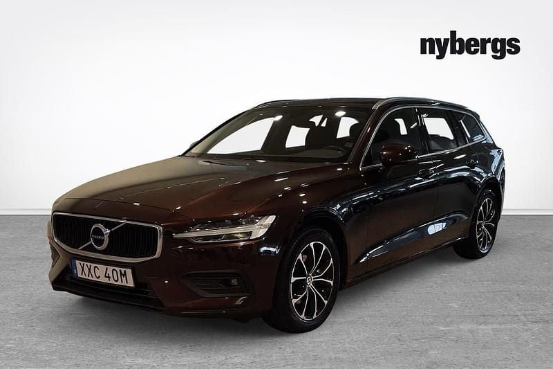 Mörkbrun (brun) Begagnad 2020 Volvo V60 Momentum Kombi | 259 000 kr (Superpris) - Bild 1/4