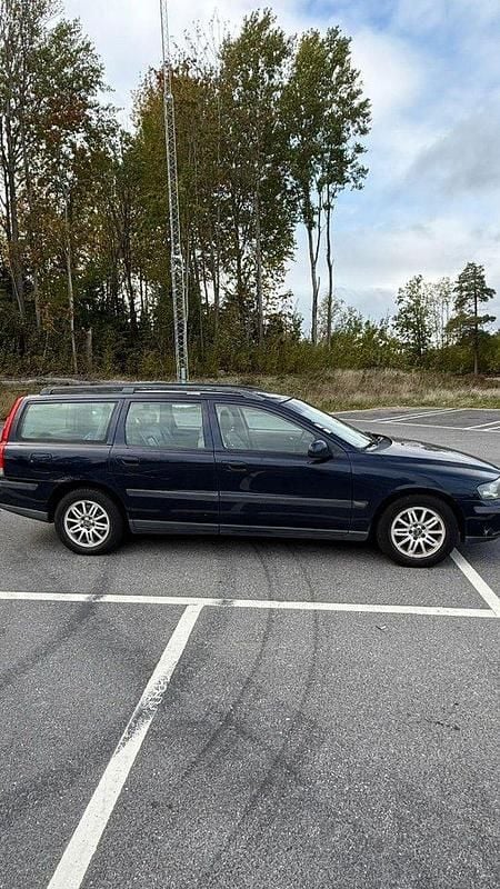 Blå Begagnad 2001 Volvo V70 Kombi | 20 900 kr (Marknadspris) - Bild 1/4