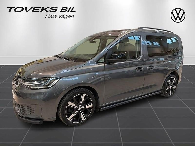 Grå Begagnad 2022 VW Caddy Life Minibuss | 269 000 kr (Dyr) - Bild 1/4