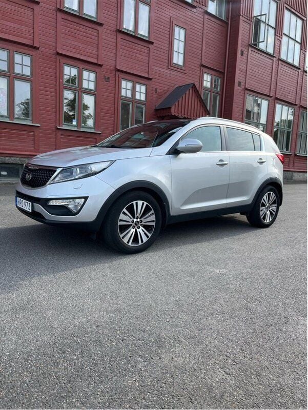 Grå Begagnad 2014 Kia Sportage SUV | 125 000 kr (Marknadspris) - Bild 1/4