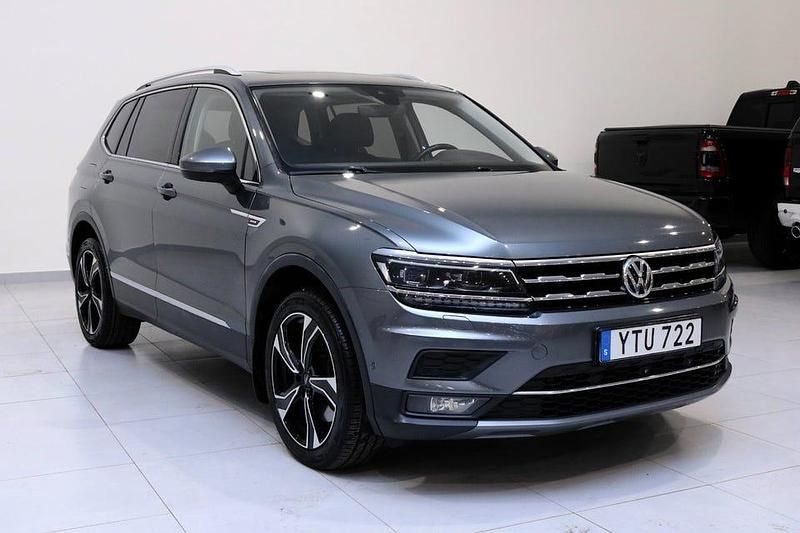 Mörkgrå Begagnad 2017 VW Tiguan Allspace GT SUV | 249 900 kr (Marknadspris) - Bild 1/4