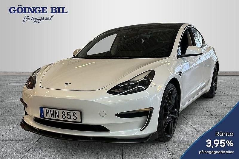 Vit Begagnad 2022 Tesla Model 3 Standard Range Sedan | 269 000 kr (Marknadspris) - Bild 1/2