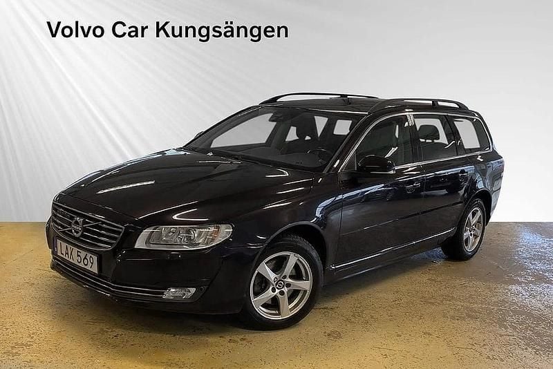 Mörkblå Begagnad 2015 Volvo V70 Momentum Kombi | 189 900 kr (Dyr) - Bild 1/3