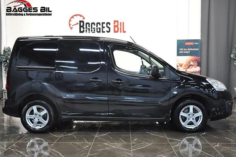 Svart Begagnad 2015 Citroën Berlingo Minibuss | 63 900 kr (Marknadspris) - Bild 1/4