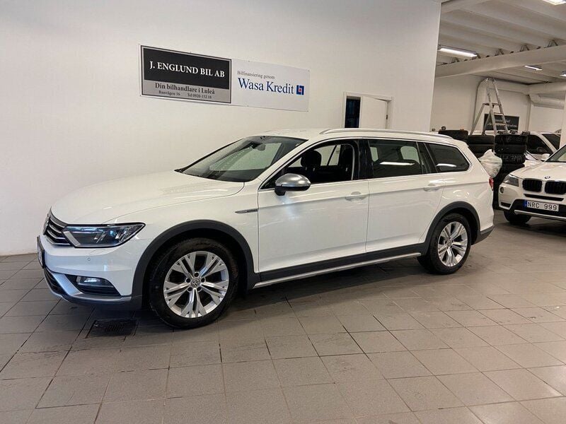 Vit Begagnad 2016 VW Passat Alltrack Kombi | 179 900 kr (Lite dyr) - Bild 1/4
