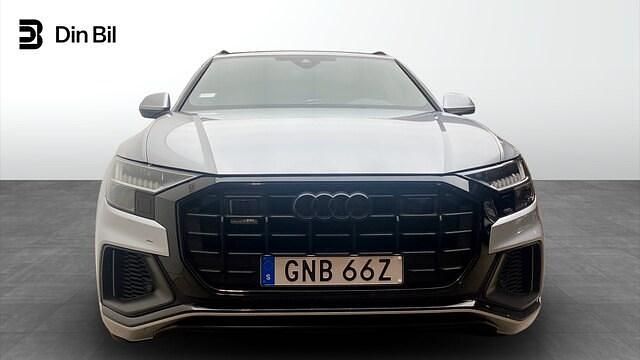 Begagnad Audi Q8 S-Line 344 HK (253 kW) 2021 Florettsilver metallic SUV