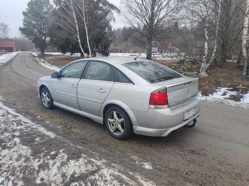 Begagnad Opel Vectra GTS 175 HK (128 kW) 2008