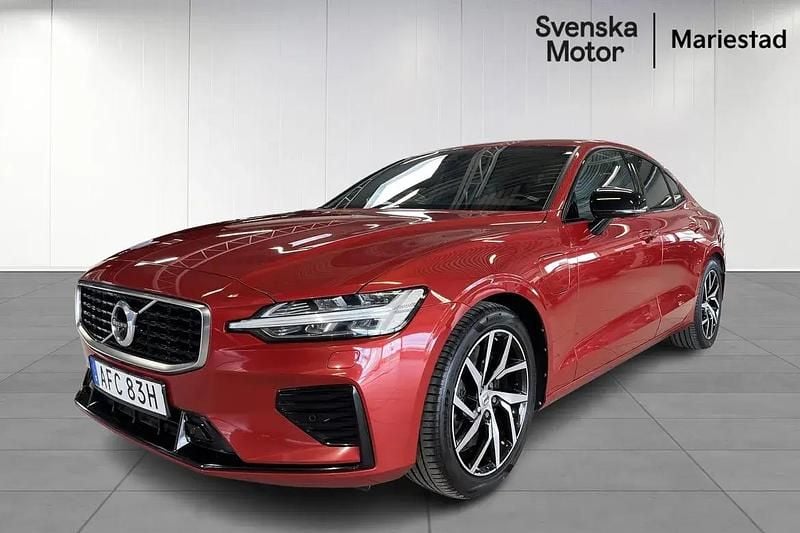 Röd Begagnad 2019 Volvo S60 R-Design Sedan | 299 900 kr (Marknadspris) - Bild 1/4