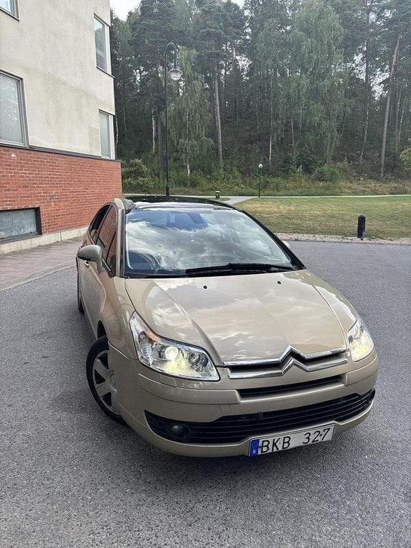 Brun Begagnad 2008 Citroën C4 Halvkombi | 45 000 kr (Lite dyr) - Bild 1/4