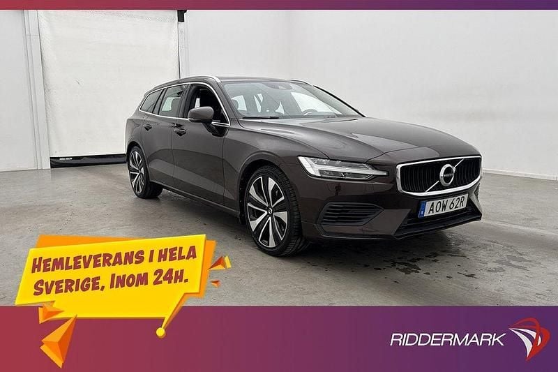 Mörkbrun Begagnad 2020 Volvo V60 Momentum Kombi | 294 800 kr (Marknadspris) - Bild 1/3