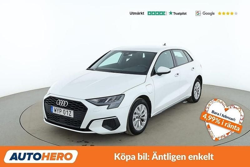 Vit Begagnad 2021 Audi A3 Sportback e-tron Halvkombi | 248 000 kr (Marknadspris) - Bild 1/4