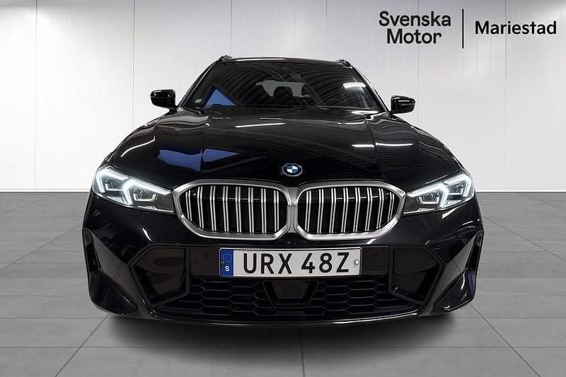 Begagnad BMW 330 M Sport 295 HK (216 kW) 2023 Svart Kombi