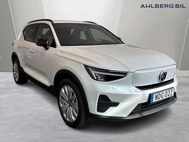 Vit Begagnad 2024 Volvo EX40 Core SUV | 449 500 kr - Bild 1/3
