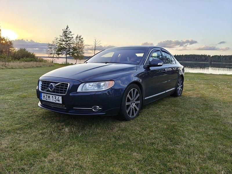Blå Begagnad 2010 Volvo S80 R-Design Sedan | 85 000 kr - Bild 1/4