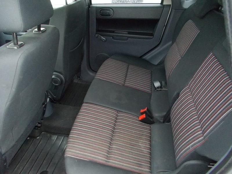 Begagnad Mitsubishi Colt 95 HK (69 kW) 2007 Okänd Halvkombi