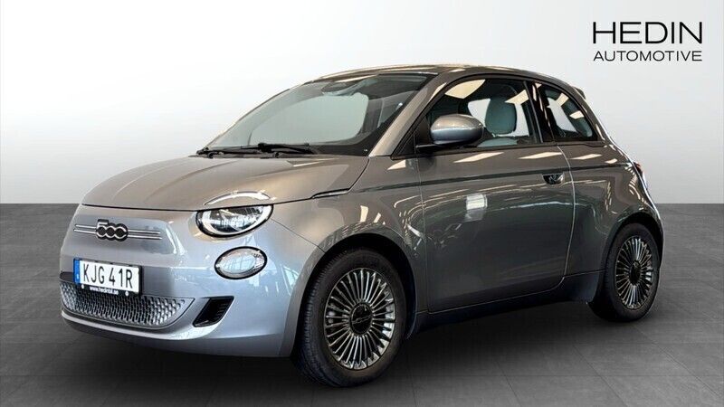Grå (grey) Begagnad 2022 Fiat 500e Icon Halvkombi | 189 900 kr (Marknadspris) - Bild 1/4