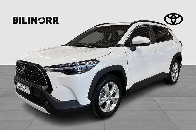 Begagnad Toyota Corolla Cross Style 200 HK (147 kW) 2023 Vit SUV