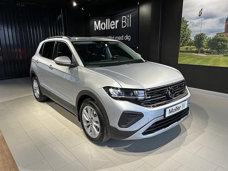 Silver Ny 2026 VW T-Cross SUV | 327 200 kr (Marknadspris) - Bild 1/4