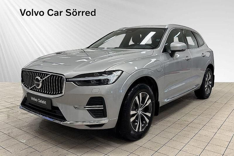 Silver Begagnad 2024 Volvo XC60 Core SUV | 514 900 kr (Bra pris) - Bild 1/3