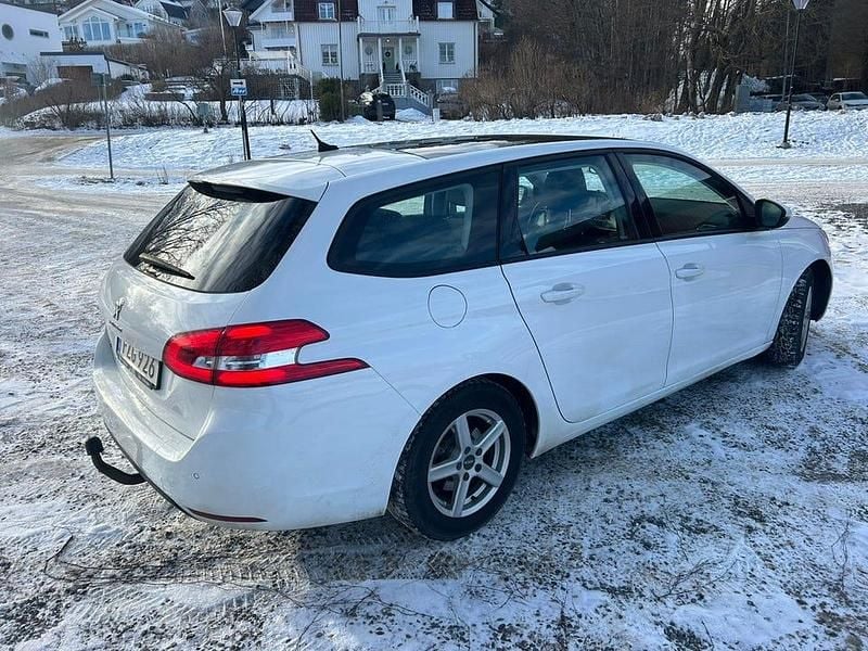Begagnad Peugeot 308 SW 110 HK (80 kW) 2015 Kombi
