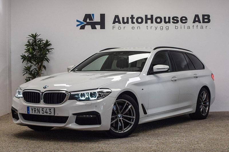 Vit Begagnad 2018 BMW 520 M Sport Kombi | 269 000 kr (Lite dyr) - Bild 1/4