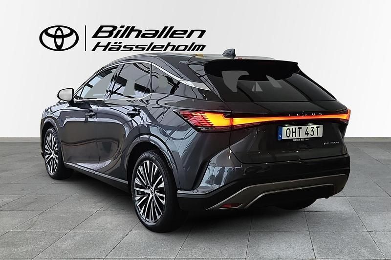 Begagnad Lexus RX450h+ 2023 Grå