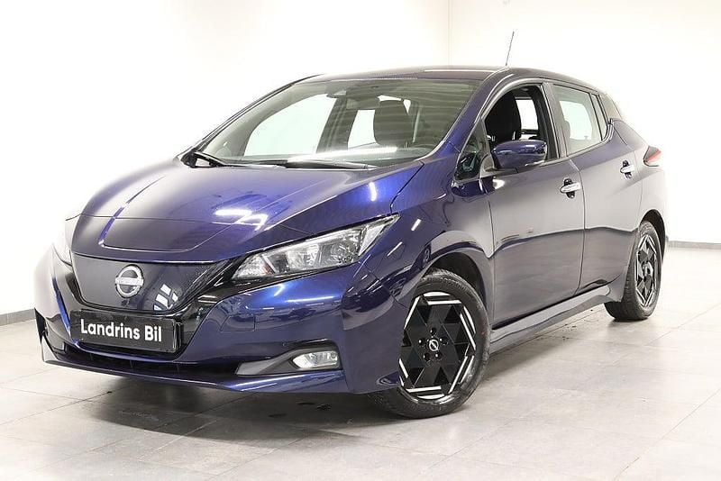 Blå metallic Begagnad 2022 Nissan Leaf Acenta Halvkombi | 199 000 kr (Lite dyr) - Bild 1/4