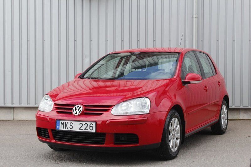 Röd Begagnad 2009 VW Golf Trendline Halvkombi | 39 900 kr (Bra pris) - Bild 1/4