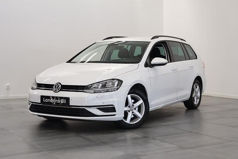 Vit Begagnad 2020 VW Golf VII GT Kombi | 189 000 kr (Marknadspris) - Bild 1/4