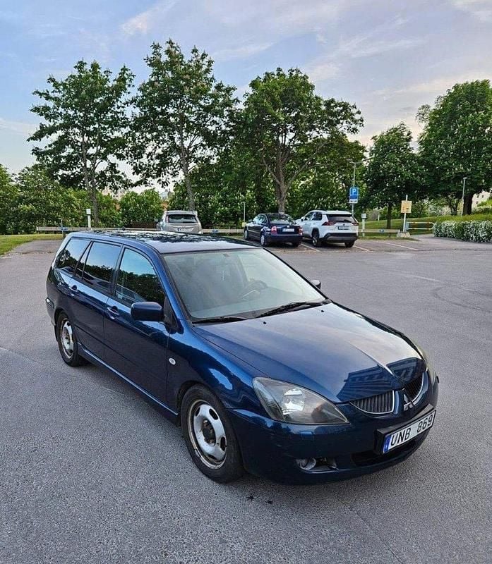 Blå Begagnad 2004 Mitsubishi Lancer Kombi | 20 000 kr (Dyr) - Bild 1/4