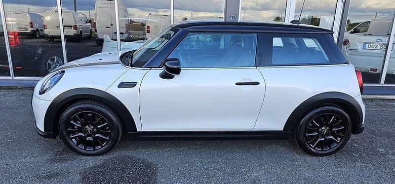Begagnad Mini Cooper 136 HK (100 kW) 2023 Vit Halvkombi