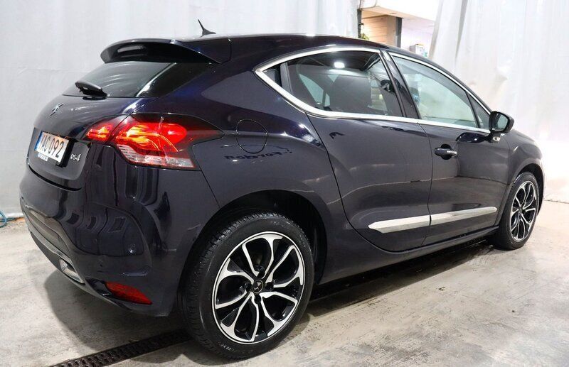 Begagnad Citroën DS4 120 HK (88 kW) 2015 Blå Halvkombi