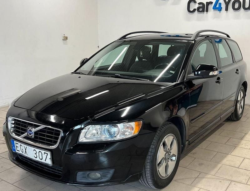Svart Begagnad 2009 Volvo V50 Momentum Kombi | 34 500 kr (Marknadspris) - Bild 1/4