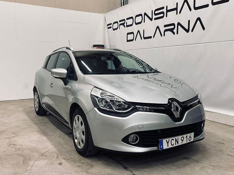 Silver Begagnad 2016 Renault Clio GrandTour Kombi | 94 900 kr (Marknadspris) - Bild 1/4