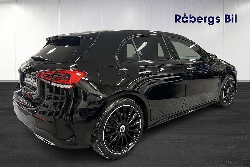 Begagnad Mercedes A250 AMG 160 HK (117 kW) 2020 Svart Halvkombi