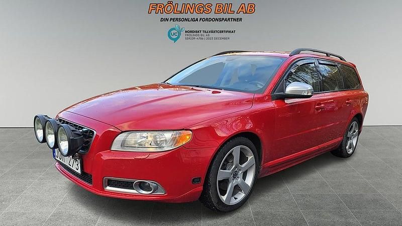 Röd Begagnad 2011 Volvo V70 R-Design Kombi | 125 000 kr (Dyr) - Bild 1/4