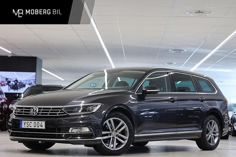 Mörkgrå Begagnad 2017 VW Passat R-line Kombi | 169 900 kr (Marknadspris) - Bild 1/3