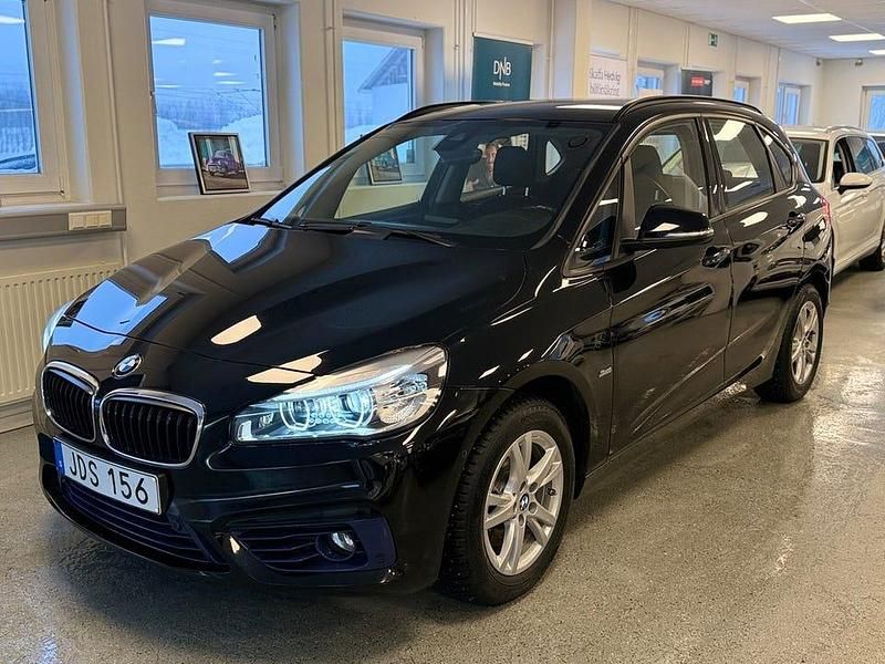 Begagnad BMW 218 Active Tourer Sport Line 136 HK (100 kW) 2016 Svart Minibuss