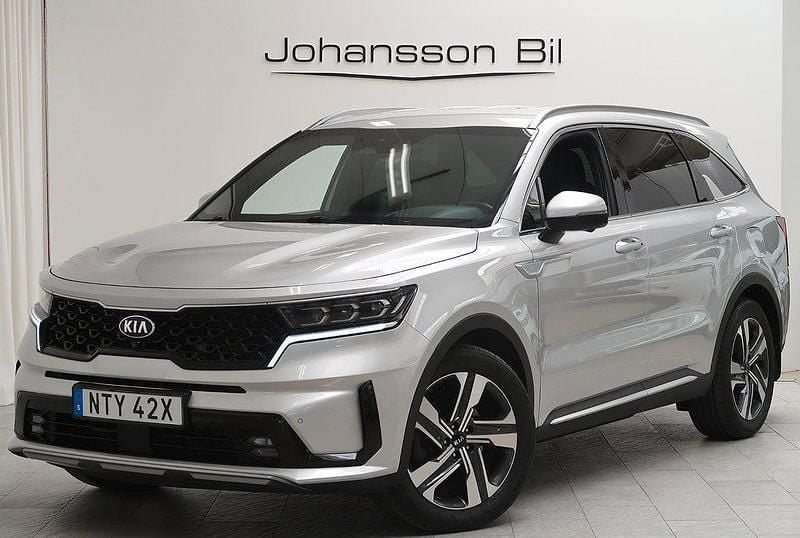 Grå Begagnad 2021 Kia Sorento 3 SUV | 354 900 kr (Marknadspris) - Bild 1/4