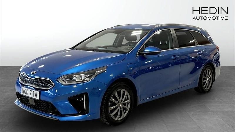 Begagnad Kia Ceed Advance 105 HK (77 kW) 2021 Blå Halvkombi